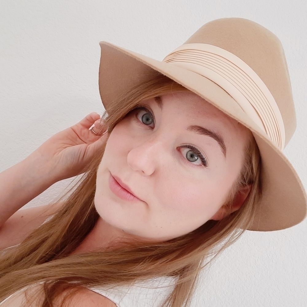Astre Cream Ribbon Wool Hat
